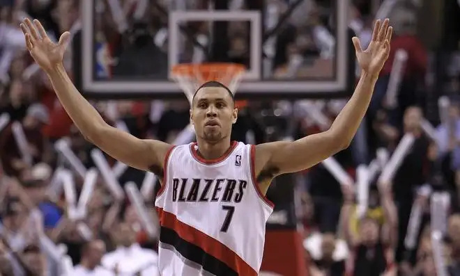 鲜明对比 鲜明对比